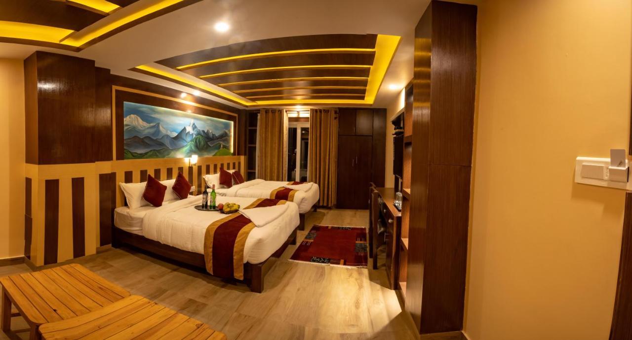 Hotel Satkar Pvt Ltd Покхара Экстерьер фото